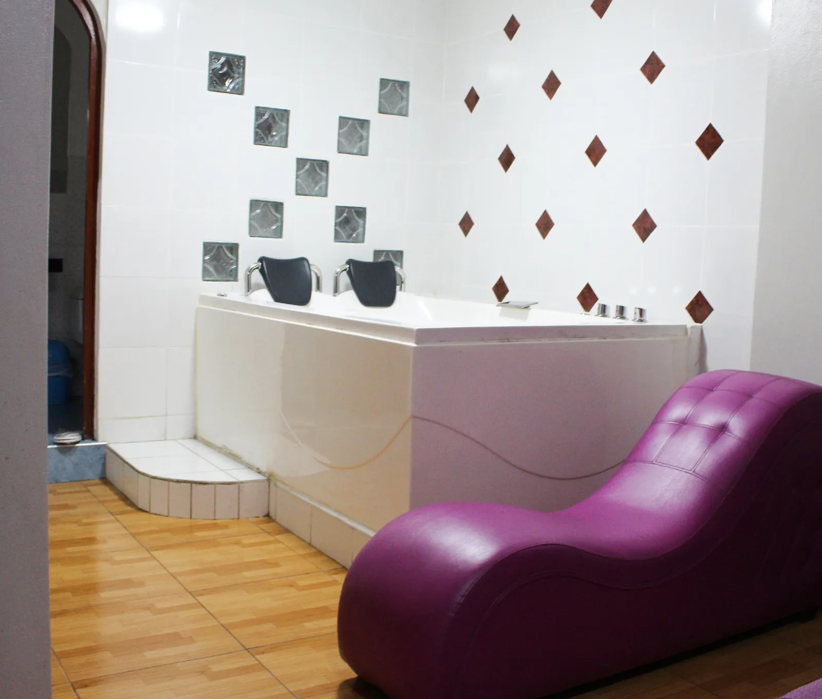 Suite Jacuzzi Ejecutiva - Imagen 2