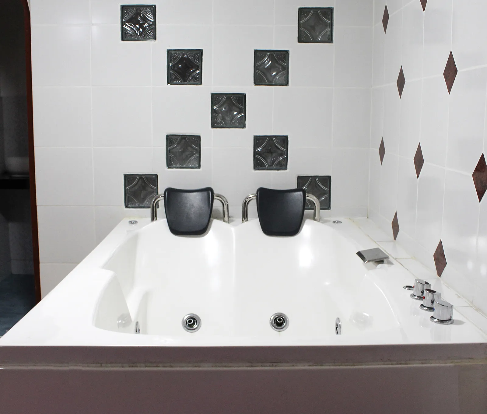 Suite Jacuzzi Ejecutiva - Imagen 12